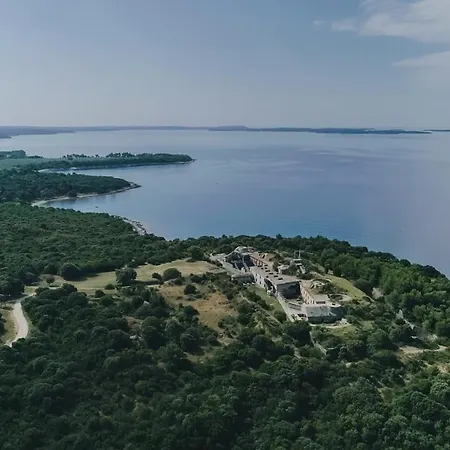 Castel Apartman