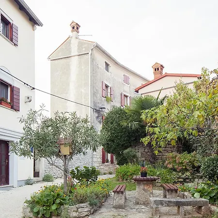 Castel Apartment *
