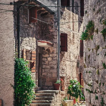 Apartment Castel